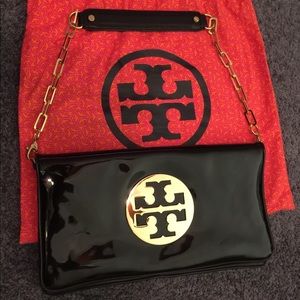 tory burch reva clutch